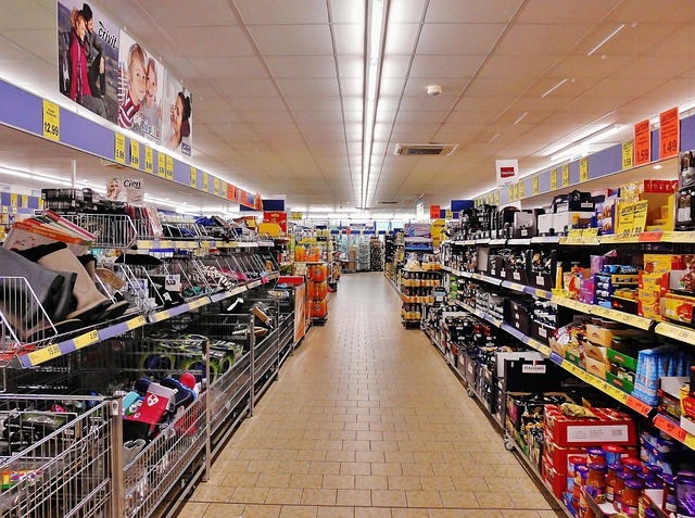 podlaha v supermarketu